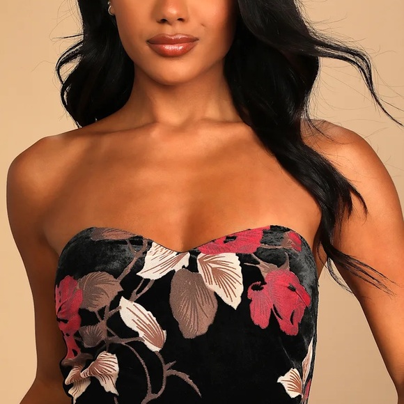 Black Floral Velvet Strapless Dress - Picture 3 of 7